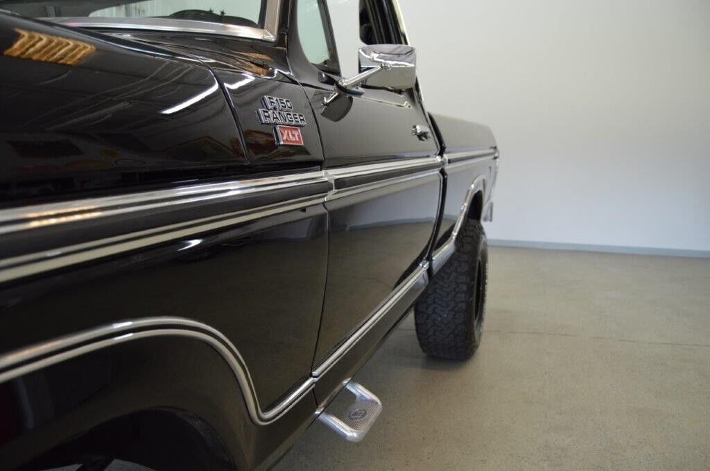 Ford-F-150-1977-Black-Black-52197-7