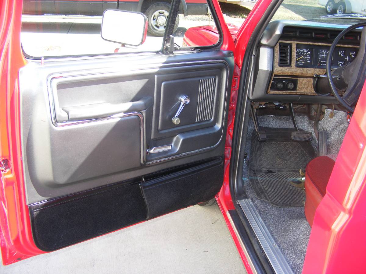 Ford-F150-1986-red-82657-13