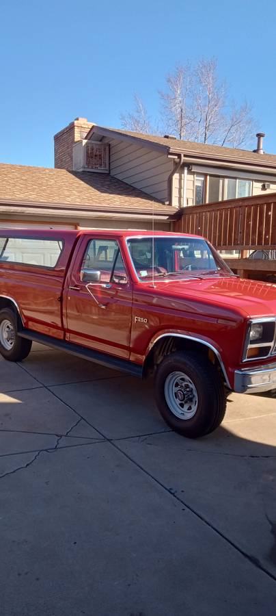 Ford-F250-4x4-1985-red-96560-1