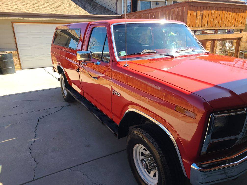 Ford-F250-4x4-1985-red-96560-7