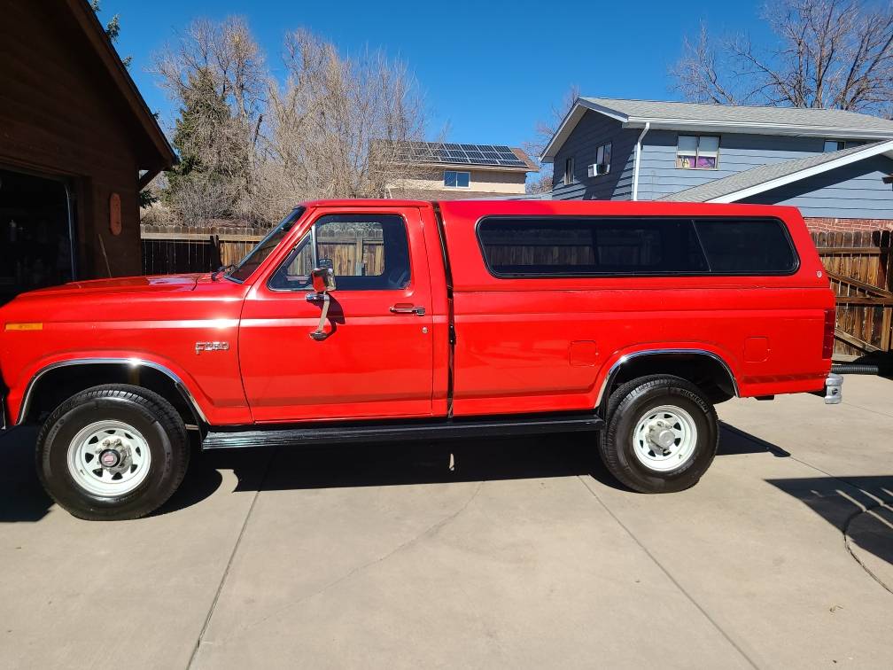 Ford-F250-4x4-1985-red-96560