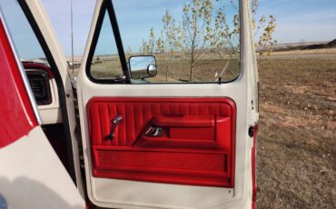 Ford-F250-camper-special-1976-red-32744-10