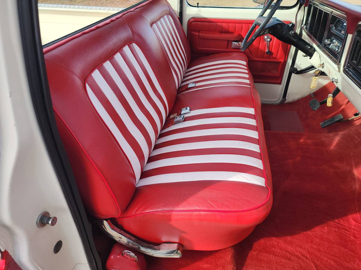 Ford-F250-camper-special-1976-red-32744-15