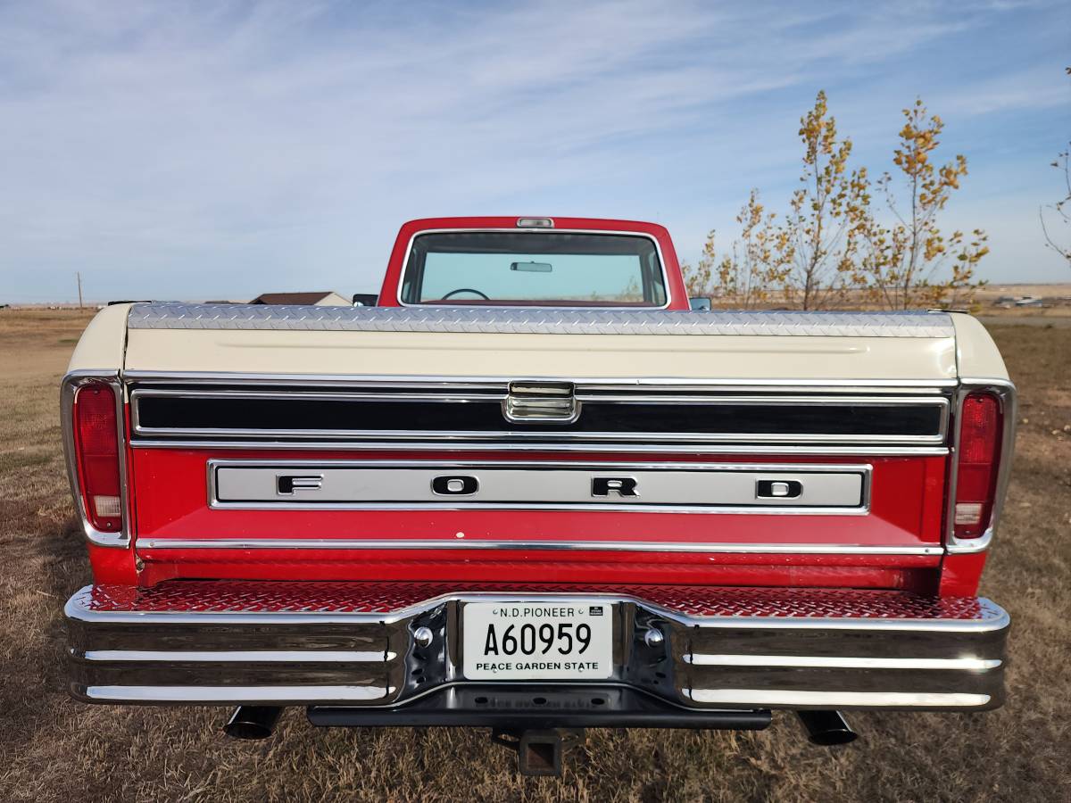 Ford-F250-camper-special-1976-red-32744