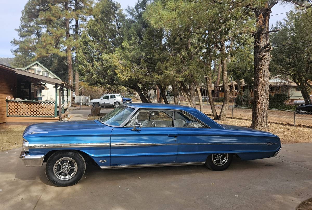 Ford-Galaxie-500-xl-1964-blue-119091-7