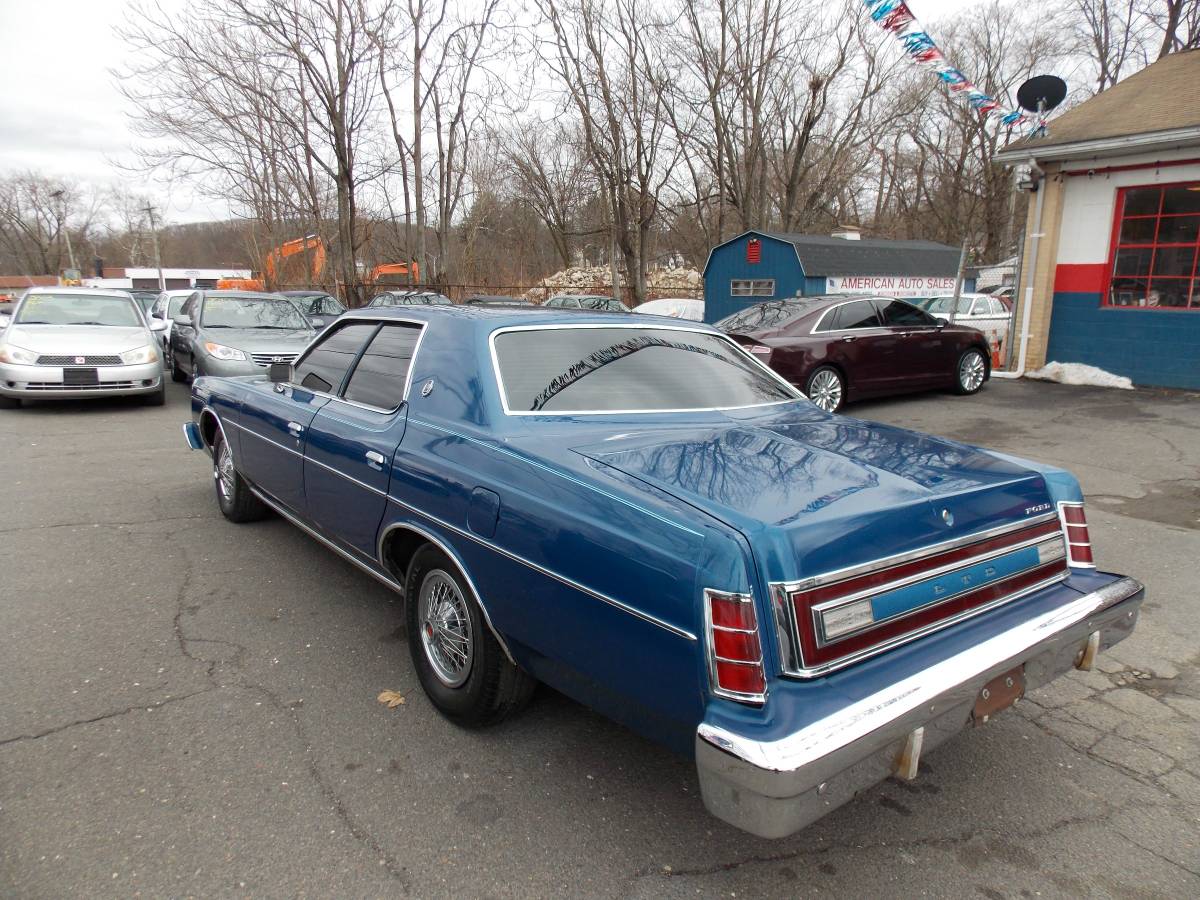 Ford-Ltd-1977-blue-98817-3