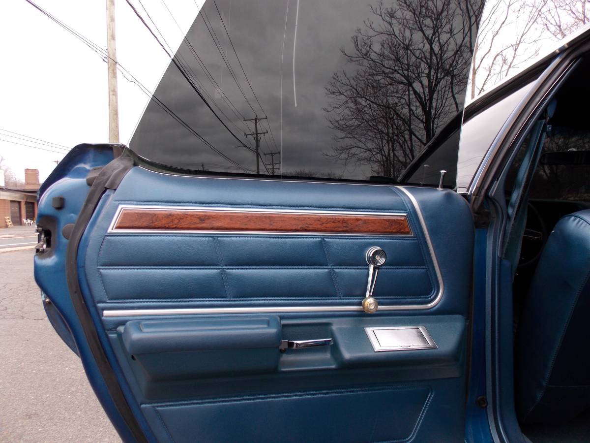 Ford-Ltd-1977-blue-98817-9