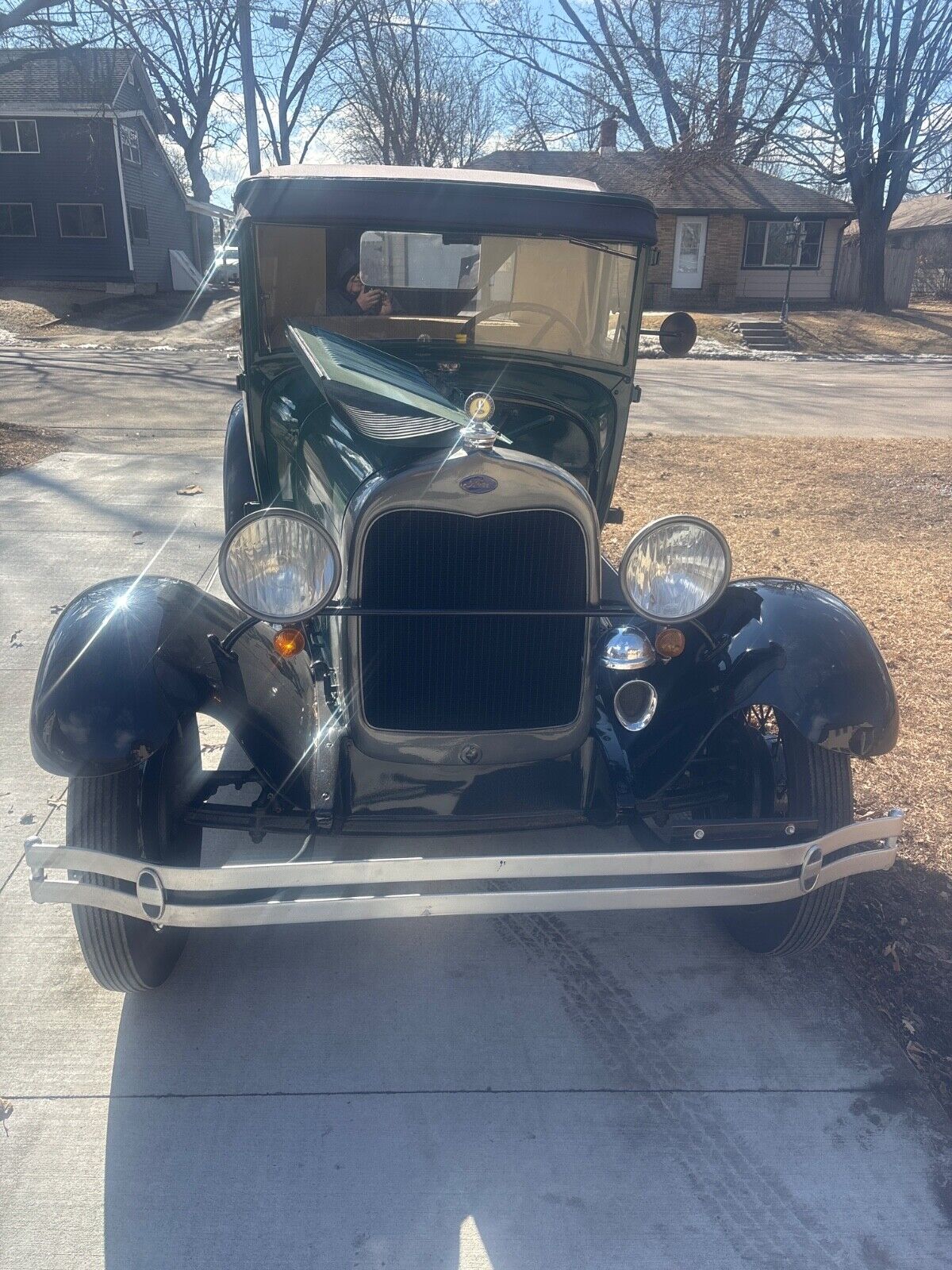 Ford-Model-A-Coupe-1928-Green-Tan-149119-3