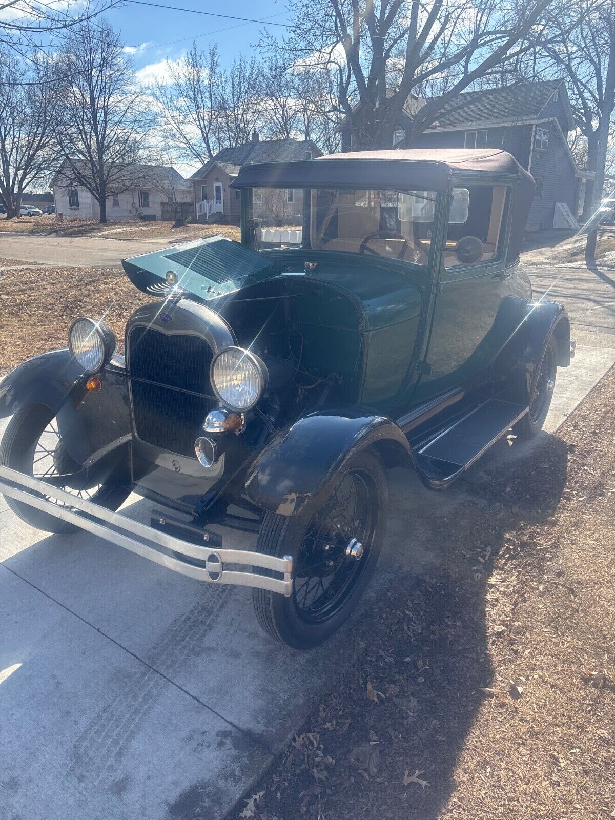 Ford-Model-A-Coupe-1928-Green-Tan-149119-4