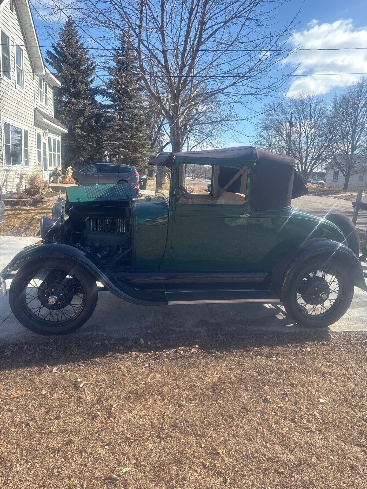 Ford-Model-A-Coupe-1928-Green-Tan-149119-5