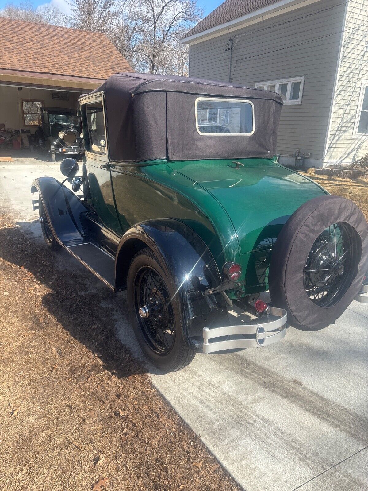 Ford-Model-A-Coupe-1928-Green-Tan-149119-6