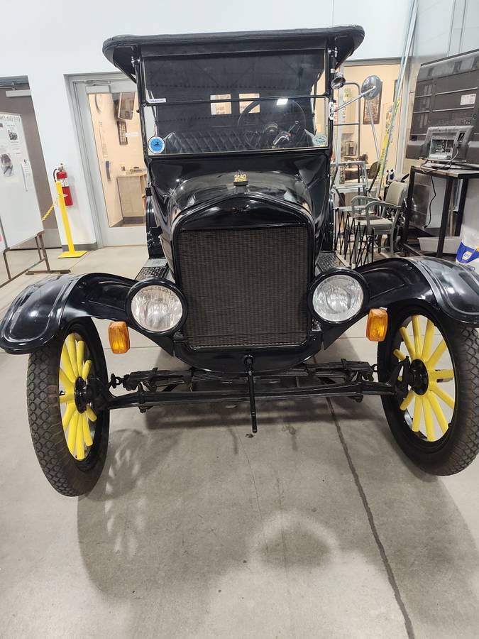 Ford-Model-t-1924-black-16-2