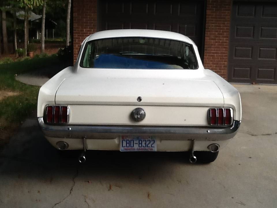 Ford-Mustang-1966-white-34121-11