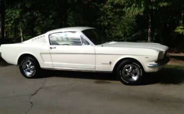 Ford-Mustang-1966-white-34121-3