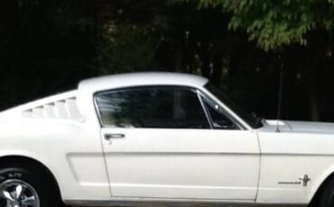 Ford-Mustang-1966-white-34121-4