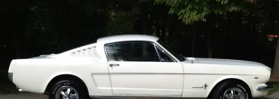 Ford-Mustang-1966-white-34121-4