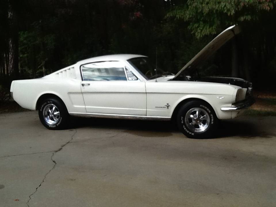 Ford-Mustang-1966-white-34121-6