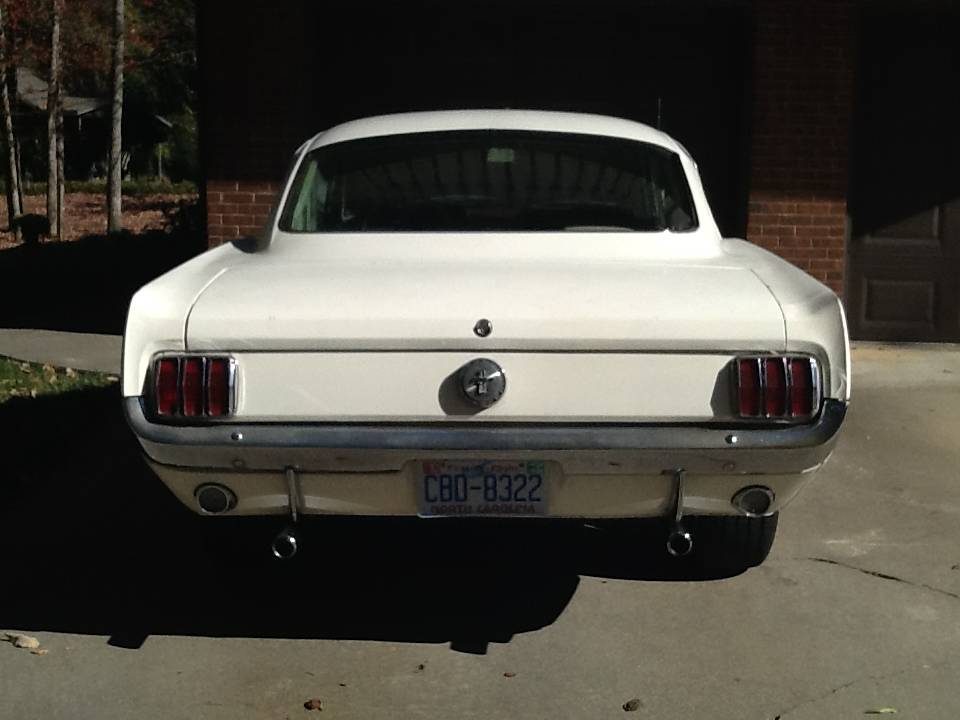 Ford-Mustang-1966-white-34121-9