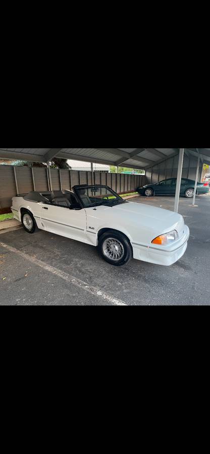 Ford-Mustang-1987-white-115872-1