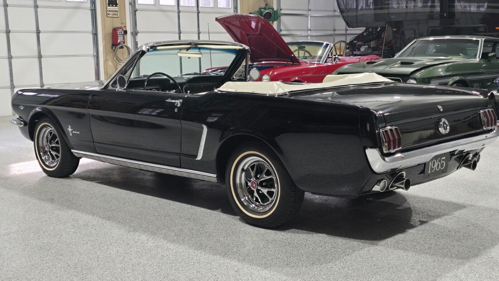 Ford-Mustang-Cabriolet-1965-Black-180068-2