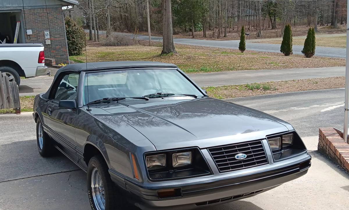 Ford-Mustang-convertible-1984-grey-8851-1