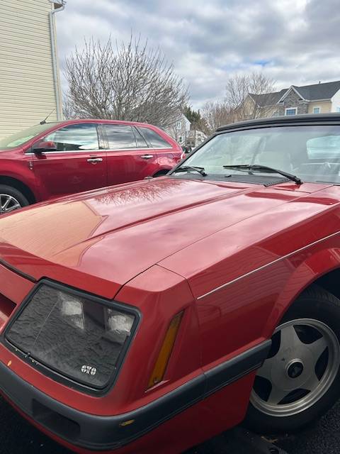 Ford-Mustang-convertible-1986-red-154201-1