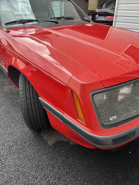 Ford-Mustang-convertible-1986-red-154201-2