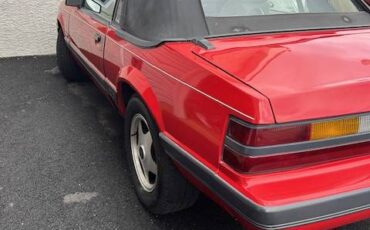 Ford-Mustang-convertible-1986-red-154201-3