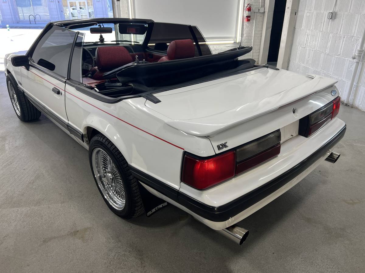 Ford-Mustang-convertible-1989-117482-3