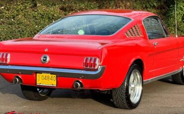 Ford-Mustang-fastback-1965-2-16