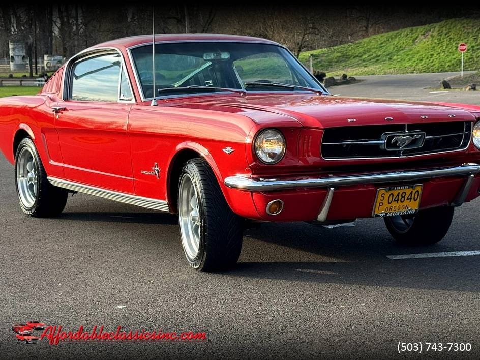 Ford-Mustang-fastback-1965-2-2