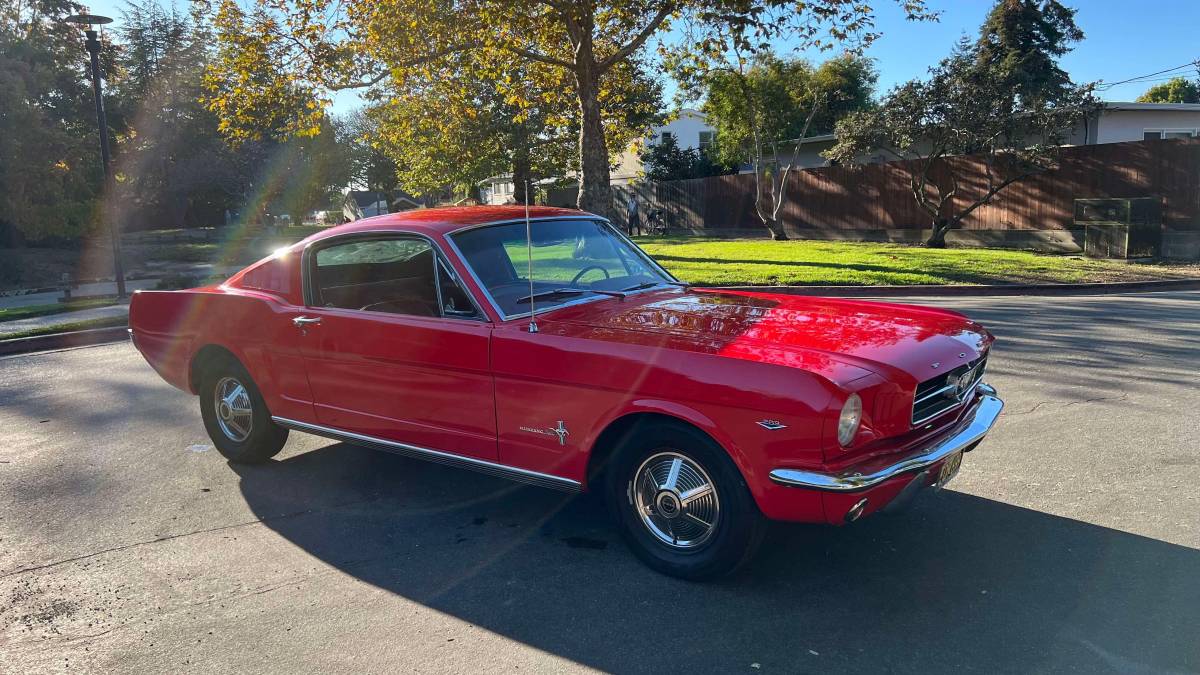 Ford-Mustang-fastback-1965-80467-1