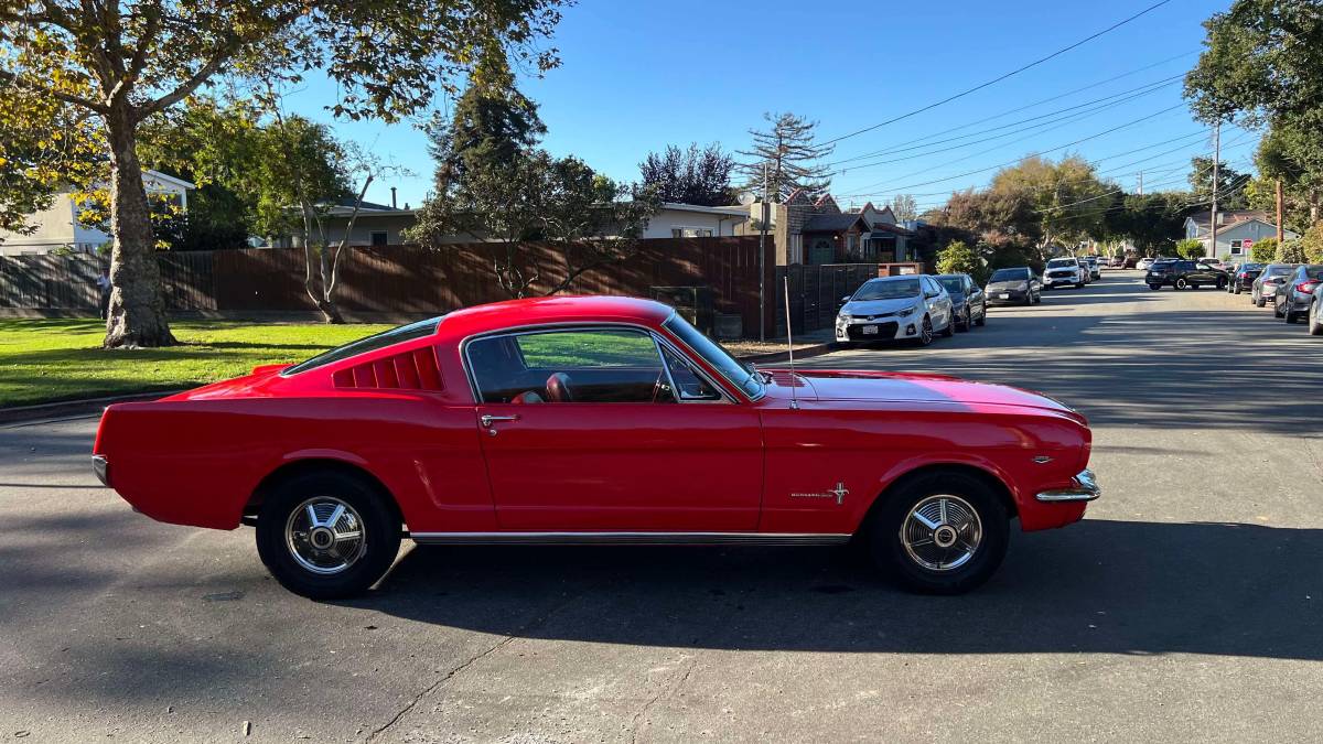 Ford-Mustang-fastback-1965-80467-2