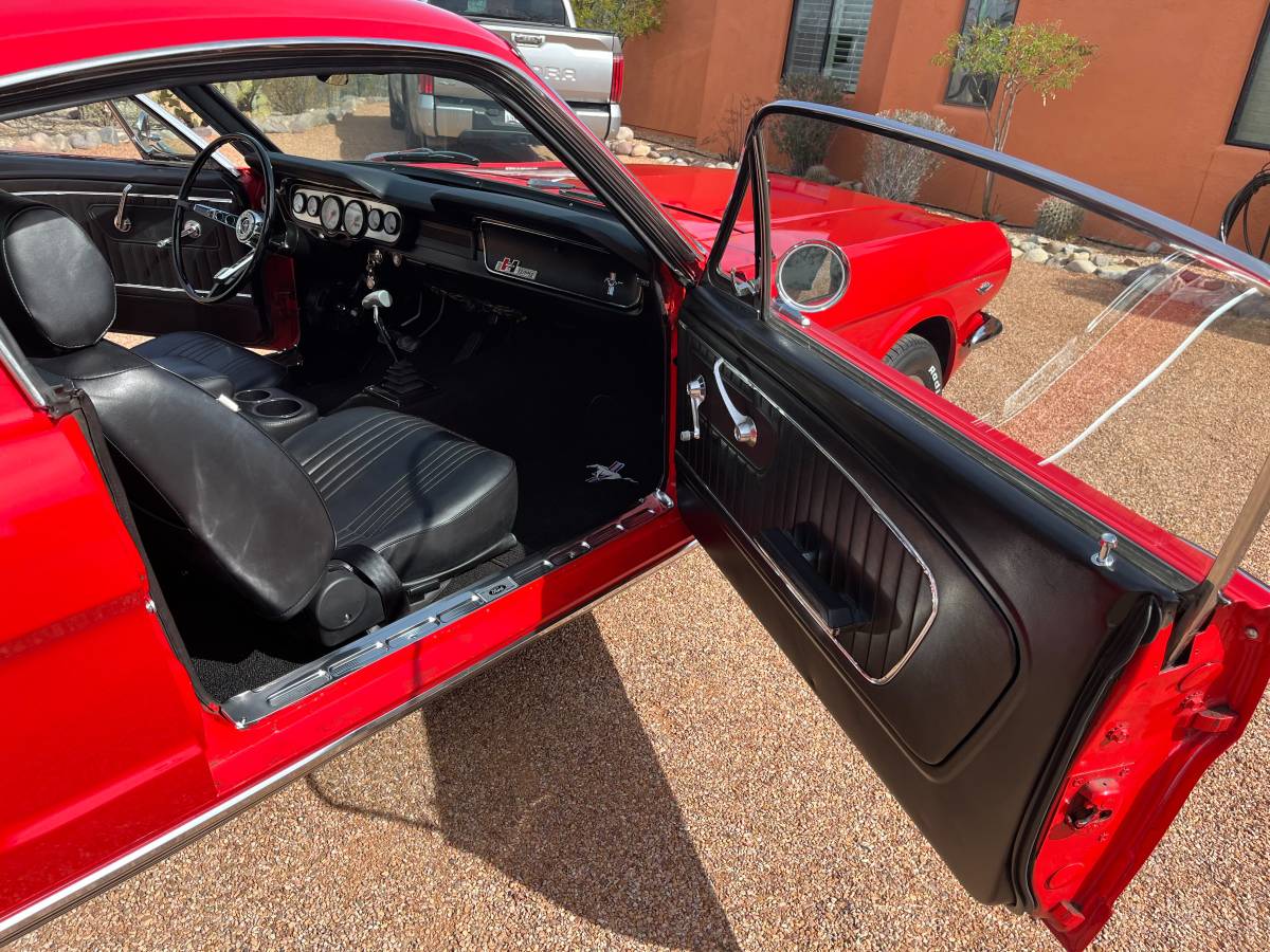 Ford-Mustang-fastback-1965-red-11668-3