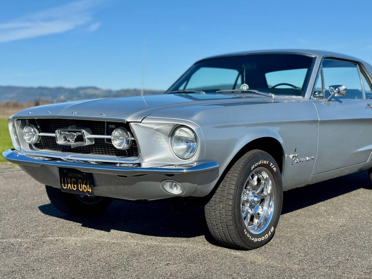 Ford-Mustang-restomod-1967-silver-322-1