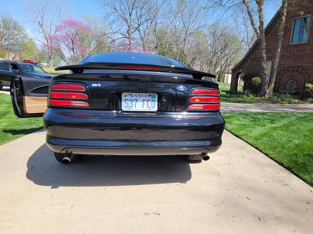 Ford-Mustang-svt-cobra-convertible-2d-1995-black-139980-2