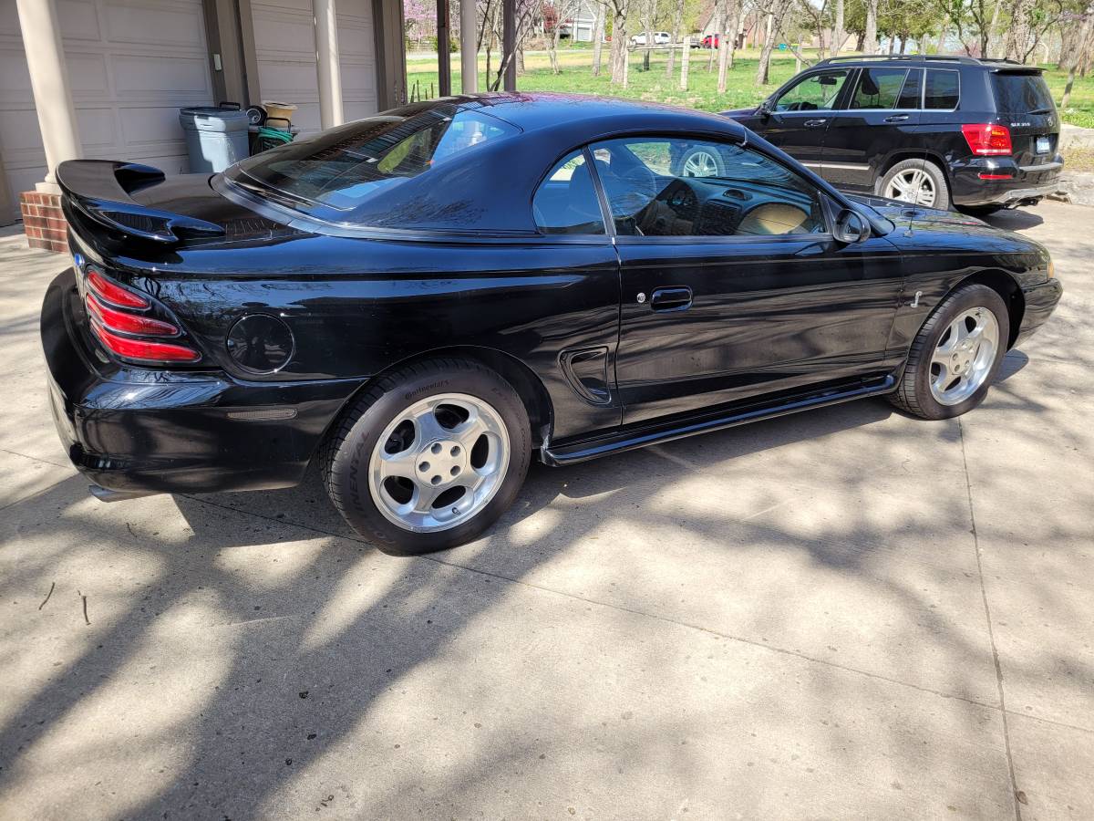 Ford-Mustang-svt-cobra-convertible-2d-1995-black-139980-4