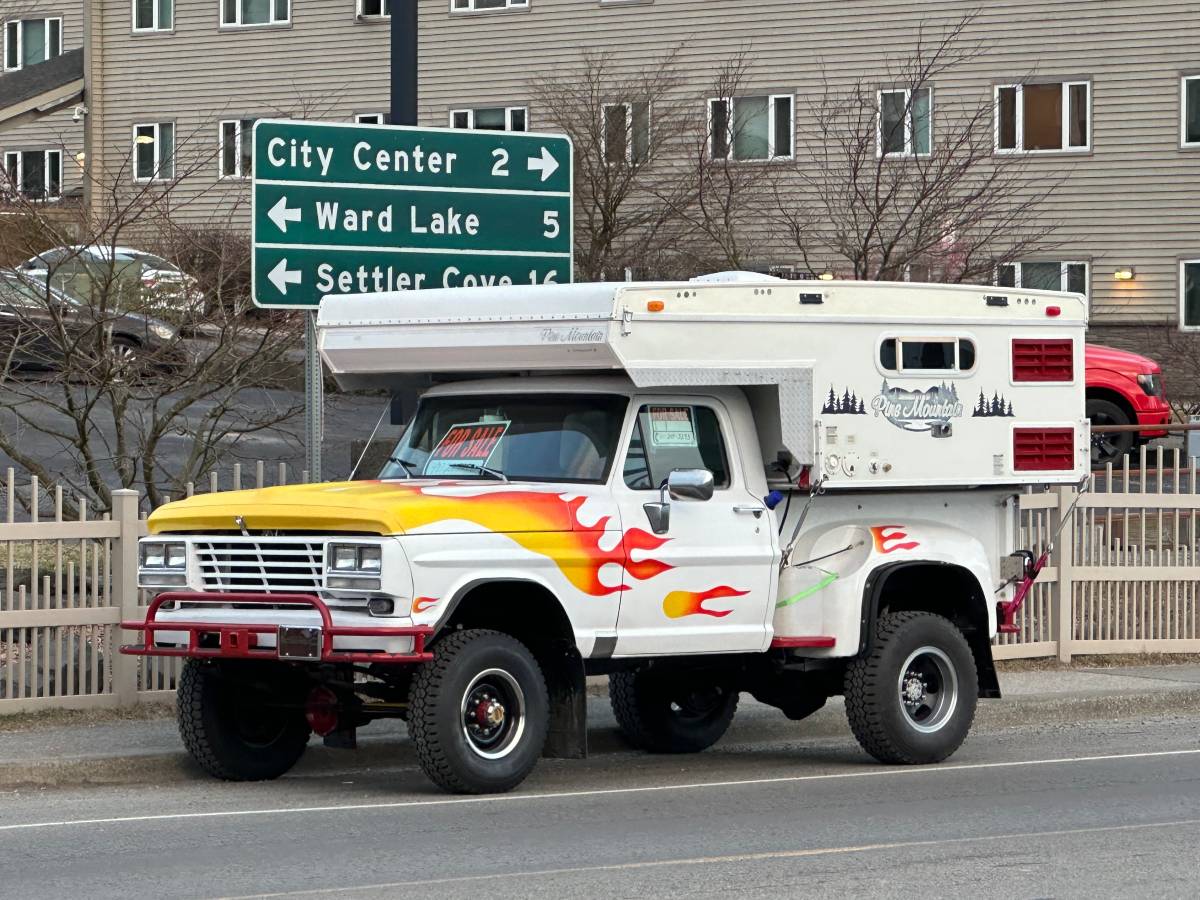 Ford-Stepside-four-wheel-drive-pickup-1967-white-156750