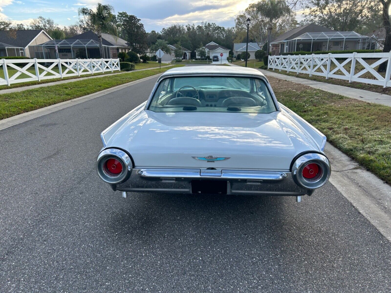 Ford-Thunderbird-Coupe-1961-White-off-white-125530-11