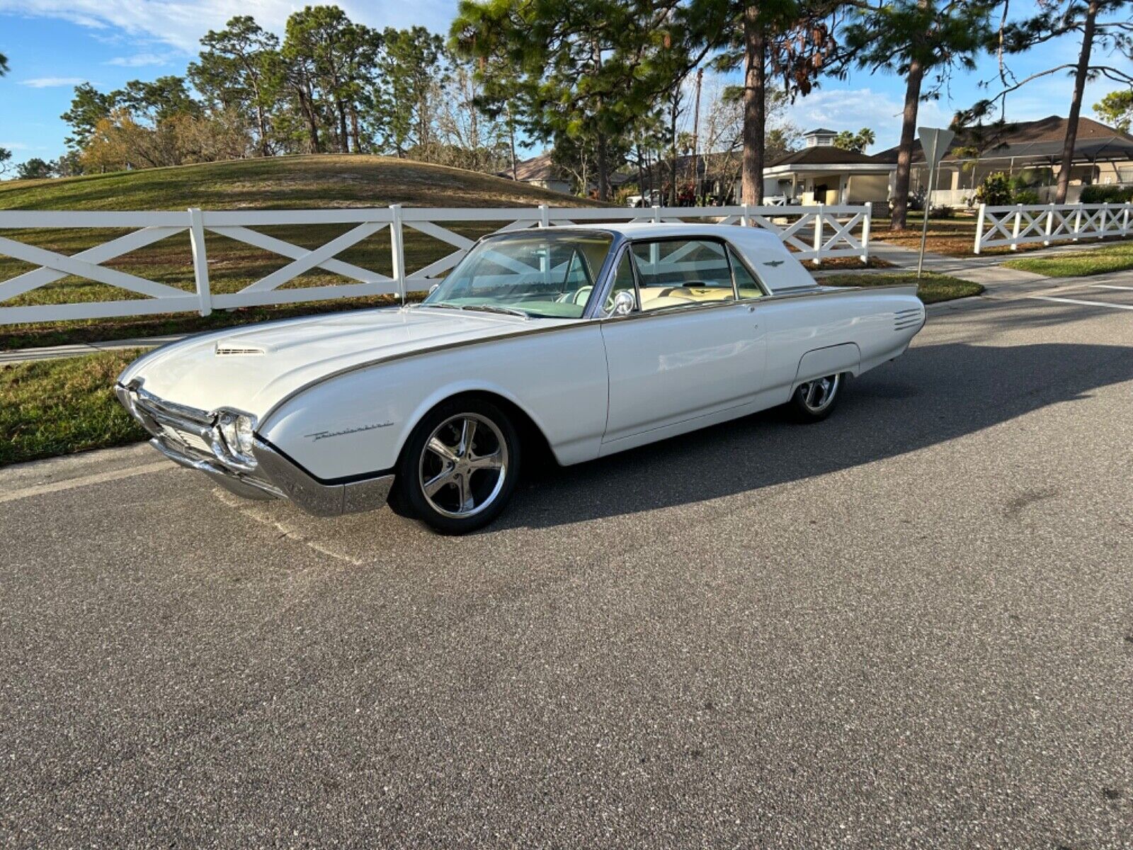 Ford Thunderbird Coupe 1961 à vendre