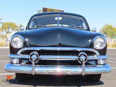 Ford-Tudor-Berline-1951-Black-Gray-97702-32