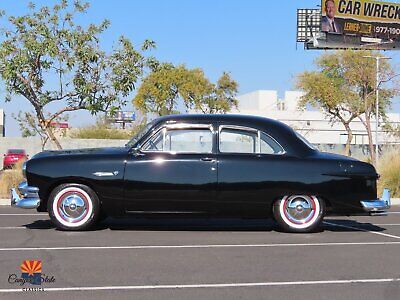 Ford-Tudor-Berline-1951-Black-Gray-97702-7