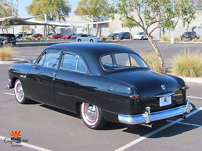 Ford-Tudor-Berline-1951-Black-Gray-97702-8