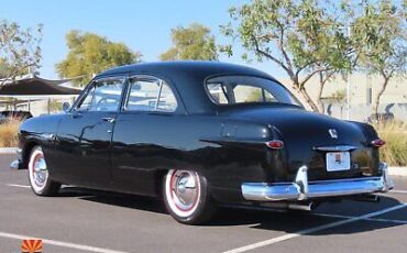 Ford-Tudor-Berline-1951-Black-Gray-97702-9