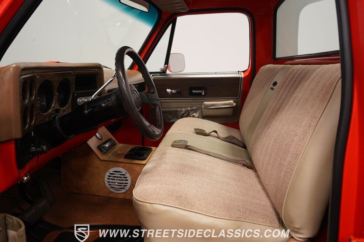 GMC-C10-Pickup-1976-Orange-Beige-20775-4