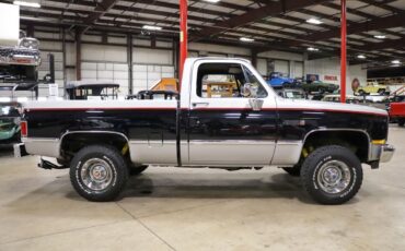 GMC-K1500-Pickup-1984-Silver-Gray-115364-9