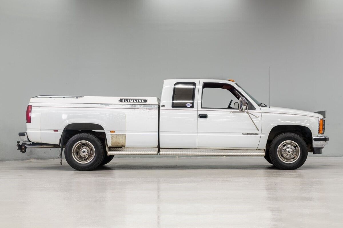 GMC-Sierra-3500-Pickup-1989-White-Maroon-186325-7