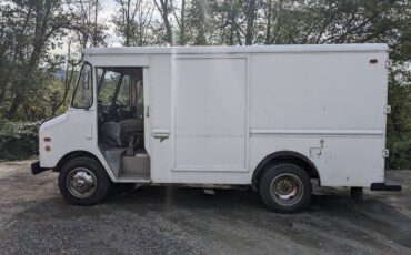 Gmc-Heavy-duty-cube-van-1987-white-64374