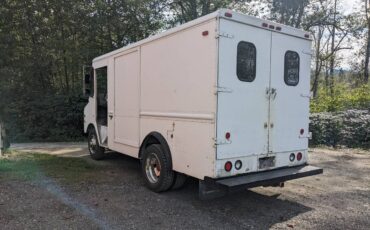 Gmc-Heavy-duty-cube-van-1987-white-64374-4