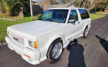 Gmc-Typhoon-1993-white-157715